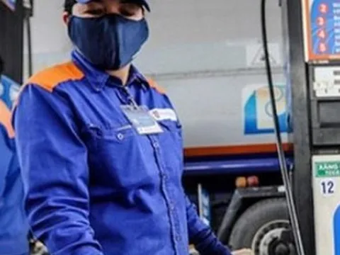 Giá xăng hôm nay có thể giảm 250-350 đồng/lít