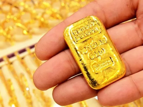 Giá vàng trong nước chững lại trong lúc giá thế giới tăng mạnh