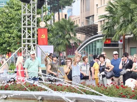 TPHCM xem xét lại việc thu thuế tiền hỗ trợ lao động mất việc