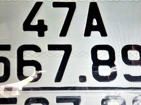 Tiết lộ về chủ xe Camry bốc được biển số ‘san bằng tất cả’