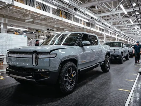 Làm xe điện đấu Tesla, start-up Mỹ lỗ trăm nghìn tỷ một năm