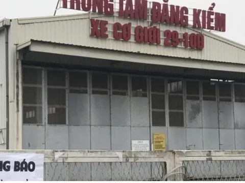 Hà Nội tái diễn cảnh xếp hàng chờ đăng kiểm trong đêm