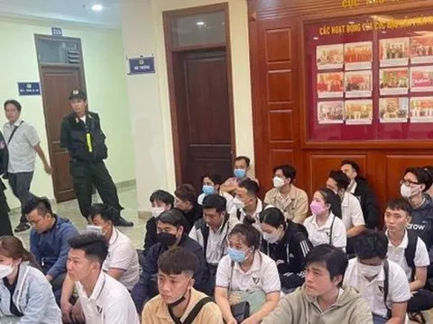 Triệt phá thêm công ty đòi nợ kiểu khủng bố, lộ chiêu trò ghép ‘ảnh nóng’ đe doạ khách hàng