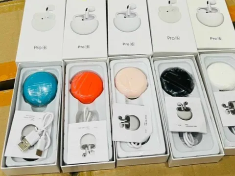 Kho hàng 100.000 sản phẩm giả mạo nhãn hiệu Samsung, Apple... do người Trung Quốc quản lý