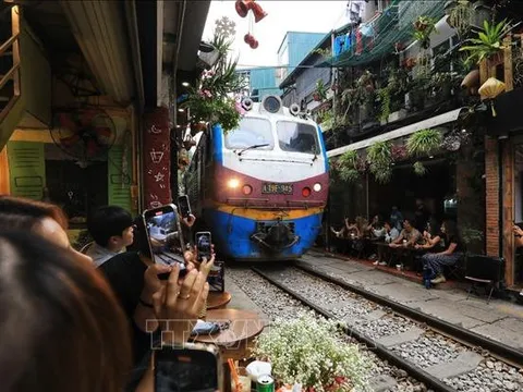 Tái diễn 'Cafe đường tàu' ở Hà Nội: Tình trạng 'bắt cóc bỏ đĩa' bao giờ mới dứt?