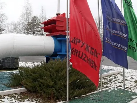 Chuyện kỳ lạ đang diễn ra: Thỏa thuận dầu giữa Đức và Kazakhstan… nhưng có lợi cho Nga