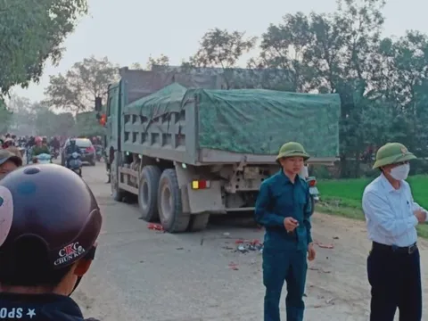 Nghệ An: Va chạm với xe tải trên đường đến trường, 3 mẹ con tử vong