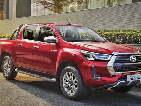 Đại lý hé lộ thông tin Toyota Hilux mới: Về Việt Nam tháng 3, giá dự kiến 852 triệu, trở lại đấu Ford Ranger