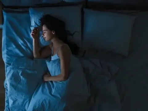 Ngủ quá ít hoặc quá nhiều đều 'hại' sức khỏe như thế nào?