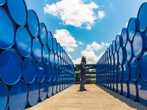 Ai nói nhu cầu đã đạt đỉnh - cơn khát dầu sẽ sớm đẩy giá lên 100 USD/thùng?