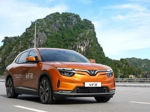 Ông Phạm Nhật Vượng thành lập công ty cho thuê taxi điện vốn 3.000 tỷ đồng