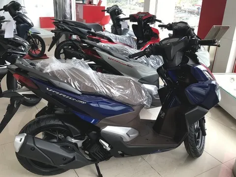 Xe máy tay ga loạn giá ở nhiều đại lý