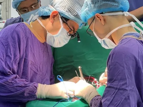 Em mất vì không chờ được tim phổi phù hợp, chị gái hiến tạng 'hồi sinh' những cuộc đời mới