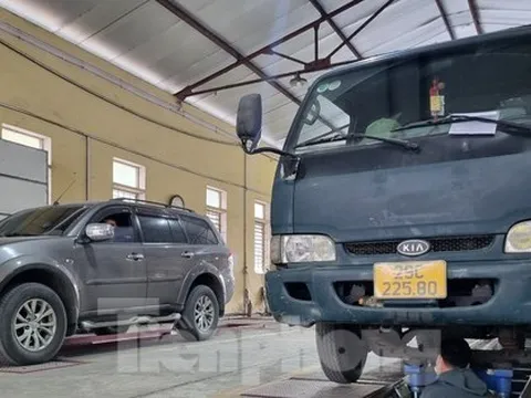 Bộ trưởng Bộ Giao thông lên tiếng về tình trạng ùn tắc đăng kiểm