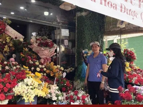 Giá hoa tươi tăng gấp đôi dịp 8/3