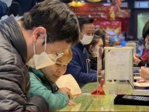 Nam giới mua vàng làm quà 8/3 nhiều hơn mọi năm