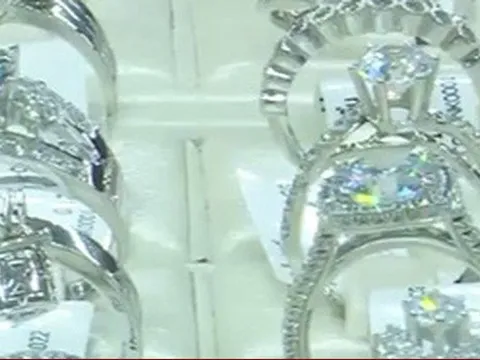 Sôi động thị trường vàng trang sức dịp 8/3