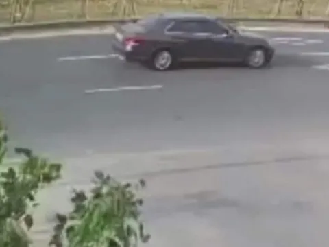 Một cán bộ ngân hàng lái xe gây tai nạn rồi bỏ trốn khỏi hiện trường