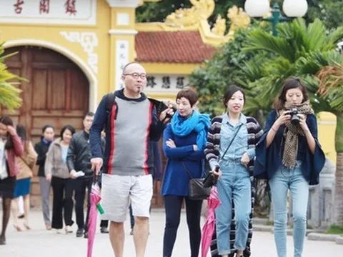 4 tin mừng đằng sau số liệu vĩ mô Việt Nam sau Tết: Khách quốc tế tăng cao kỷ lục, thặng dư thương mại tăng gấp đôi bình quân tháng của năm 2022