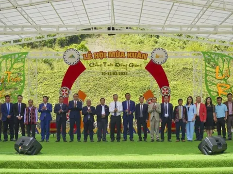 Quảng Nam khai mạc Lễ hội Mùa xuân Cổng trời Đông Giang