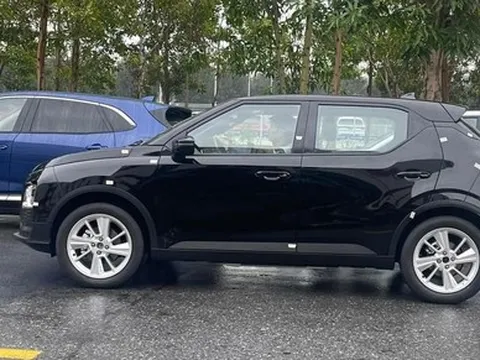 VinFast VF 5 lăn bánh trên đường: Hơi khác concept, hơn 400 triệu vẫn nuột thế này thì Raize, Sonet phải dè chừng