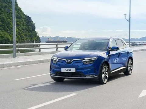 Hé lộ mức lương cứng khi làm tài xế taxi điện tại công ty mới của chủ tịch Phạm Nhật Vượng