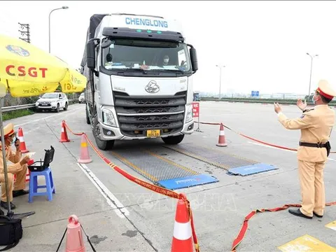 Cảnh sát giao thông sẽ hỗ trợ đăng kiểm tại Hà Nội và TP HCM "không ngày nghỉ"