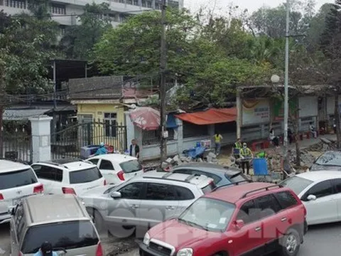 Hai trung tâm đăng kiểm ở Hà Nội hoạt động trở lại: Hơn bốn vạn ô tô có kịp đăng kiểm?