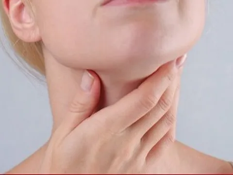 Nổi hạch ở cổ có nguy hiểm không?