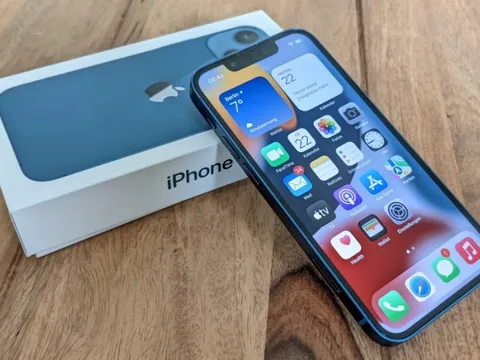 Bị coi là "lỗi thời", liên tục giảm giá mạnh nhưng mẫu điện thoại này lại đắt khách nhất thế giới nhiều năm liền