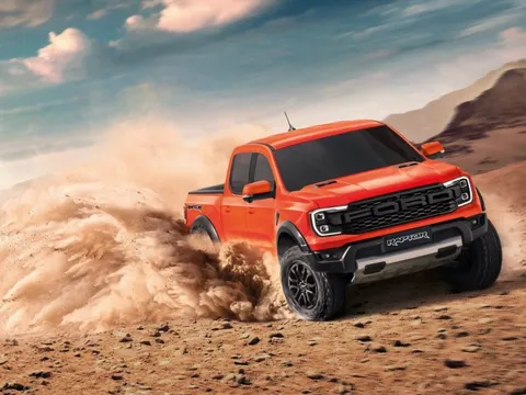 Ford Ranger Raptor 2023 chốt giá 1,299 tỷ đồng: Đổi 334 triệu lấy nhiều trang bị khủng hơn bản Wildtrak, động cơ vẫn chỉ ngang Hilux