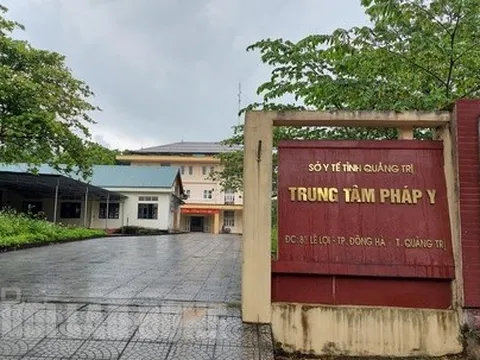 Khởi tố, bắt tạm giam Giám đốc Trung tâm pháp y tỉnh Quảng Trị