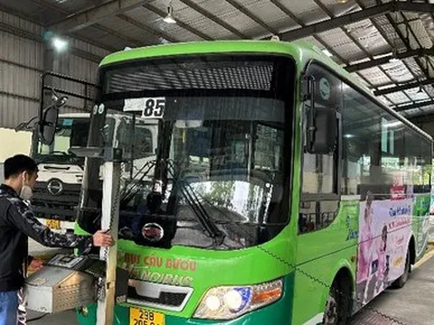 Xe buýt, xe khách Hà Nội 'nằm chờ' đăng kiểm
