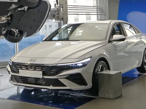 Hyundai Elantra 2024 giá quy đổi 360 triệu đồng: Nâng cấp nhiều thế này thì K3, Civic phải dè chừng, về Việt Nam là chuyện sớm muộn
