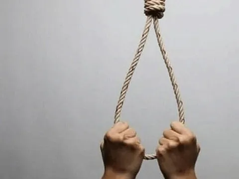 Phó Chi cục Thuế tử vong trong tư thế treo cổ, để lại thư cho vợ con