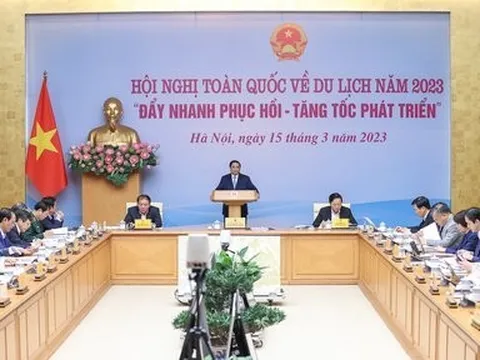 Thủ tướng: Làm rõ nguyên nhân du lịch Việt Nam "đi trước về chậm"