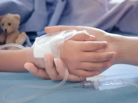 Bé trai 15 tháng tuổi tử vong sau khi uống oresol quá đậm đặc để trị tiêu chảy