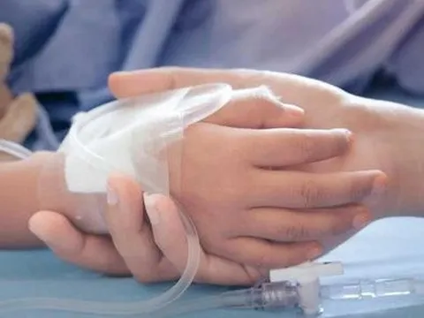 Bé trai 15 tháng tử vong sau khi uống oresol pha sai tỷ lệ: Những kiến thức quan trọng bố mẹ cần nhớ