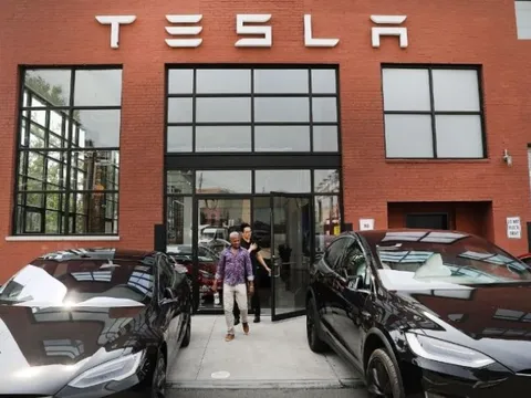 Tesla bị khách hàng kiện vì độc quyền sửa chữa và bán phụ tùng 'đắt cắt cổ'