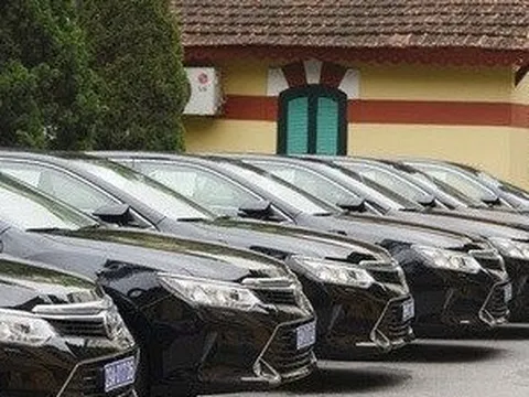 Bộ Công Thương sắp thanh lý 21 xe sang, có cả xe "Bộ trưởng" như Camry, Land Cruiser, Mercedes