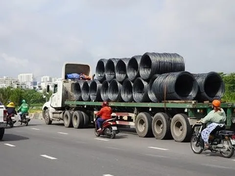 Bộ GTVT yêu cầu chấn chỉnh tình trạng ô tô chở hàng cồng kềnh