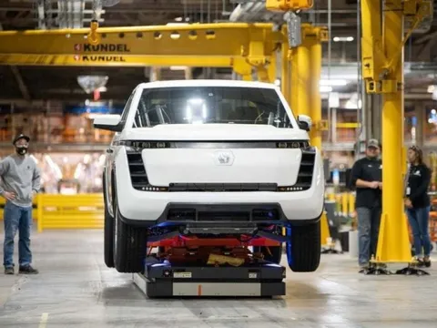 Sản xuất xe điện dễ hay khó, hỏi Foxconn - đặt mục tiêu doanh thu 33 tỷ USD sau 3 năm nhưng vừa 'khởi nghiệp' đã 'ngã ngửa', bị đối tác 'tí hon' bỏ rơi sau một nốt nhạc