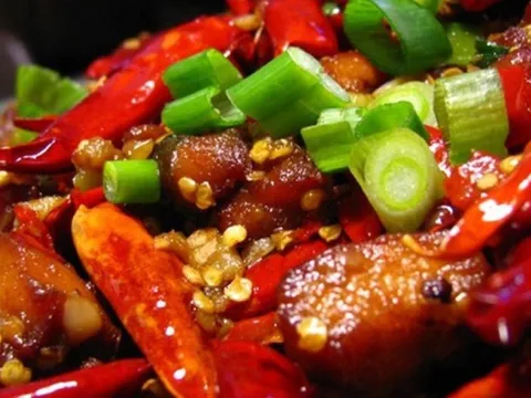 Ba món ăn mà nhiều người Việt mê tít làm mỏng dạ dày, tăng nguy cơ ung thư