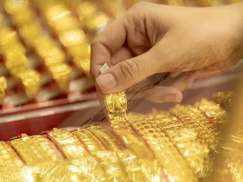 Giá vàng trong nước tiếp tục tăng, cao hơn giá thế giới 12,22 triệu đồng