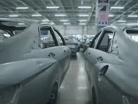 Vào tận nhà máy lắp Hyundai Accent 2023: Dùng máy quét 3D, sơn cao cấp uy tín thế này thì còn ai chê được xe Hàn