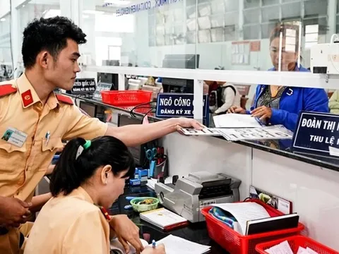 Đề xuất ô tô được lắp 2 biển số 1 dài, 1 ngắn