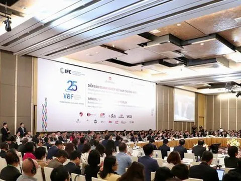 Nhà đầu tư ngoại đồng loạt kiến nghị ‘nóng’ về thị thực
