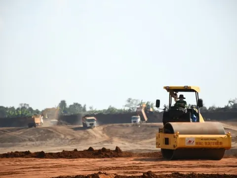 Đề nghị báo cáo Quốc hội việc lùi tiến độ sân bay Long Thành