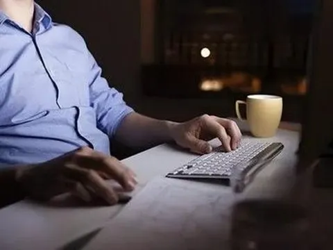 Người đàn ông 55 tuổi đột ngột xuất huyết não giữa đêm, cực lưu ý những dấu hiệu cảnh báo này