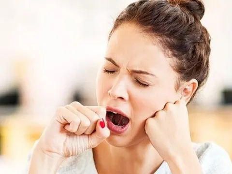 Nguy cơ mắc bệnh nguy hiểm khi buồn ngủ bất kể ngày hay đêm